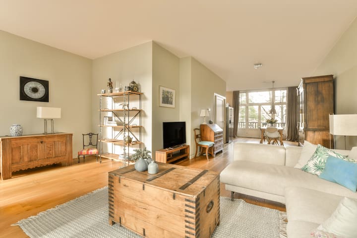 Rustig appartement met balkon in Amsterdam Centrum