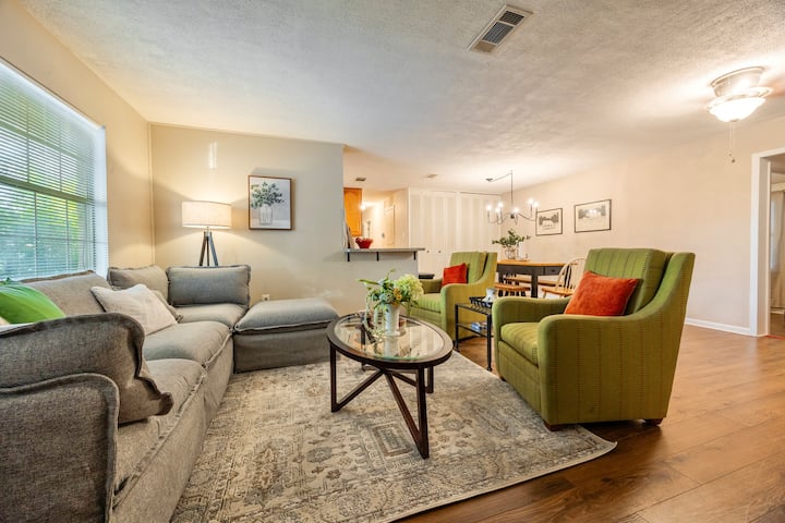 1 Block To Lackland Afb Graduation Stay| Sleeps 12 - Lackland AFB, TX