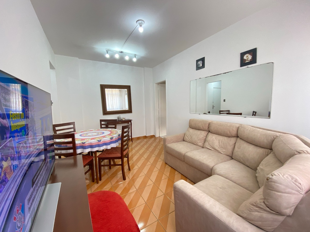 Successful Airbnb property: Beach court apartment in Embaré in Santos
