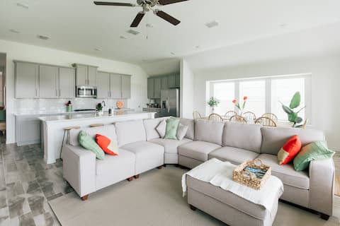 Popular Airbnb listing: North Lakes Park Home in Denton