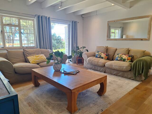 4 Bedroom house with mountain and sea views gallery image 5