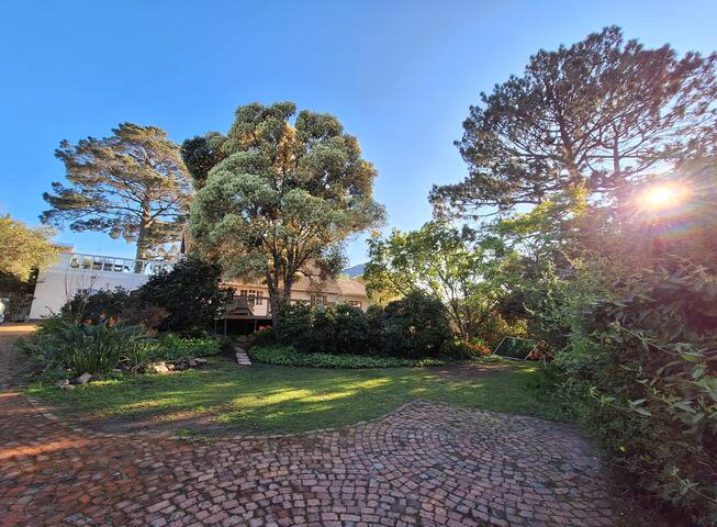 4 Bedroom house with mountain and sea views gallery image 4