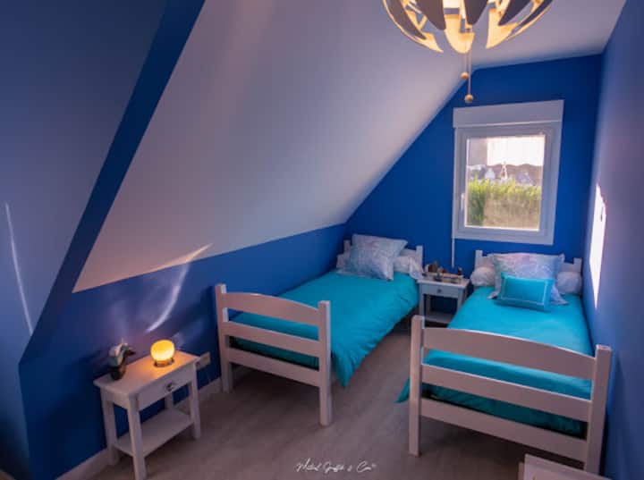 პირველი სართულის ლურჯი ოთახი