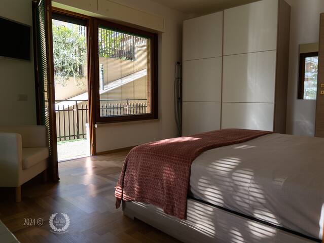 Dea Suites One gallery image 5