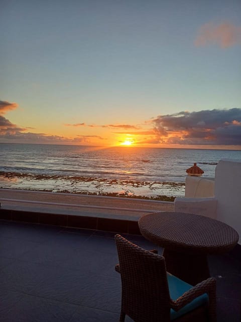 great cabin by the water beach harhoura