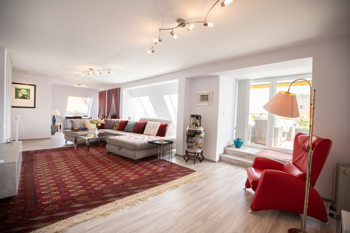 Top Airbnb: Munich Penthouse Rooftop Terrace in Dom Pedro