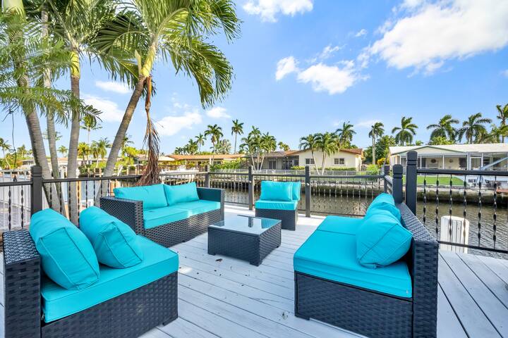 LuxWaterfront ~ HotTub ~ Games ~ LBTS gallery image 4