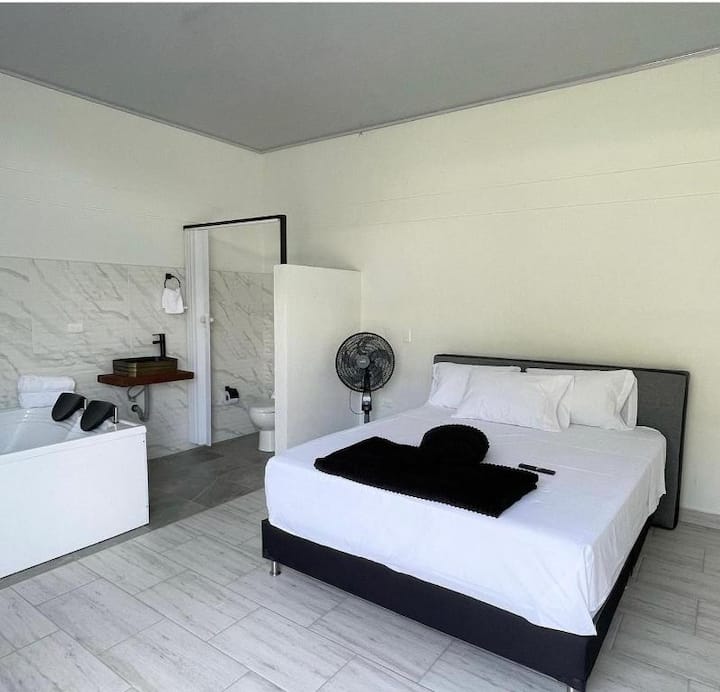 Cubos Luxury Con Jacuzzi - La Pintada