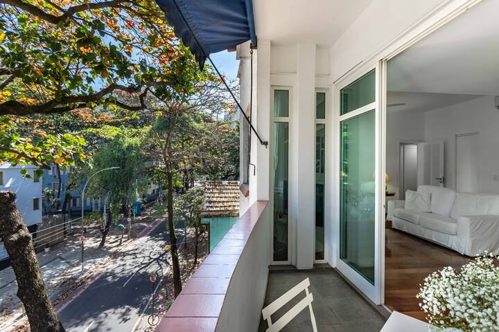 ADV009 Charming apt for 4 in the heart of ipanema