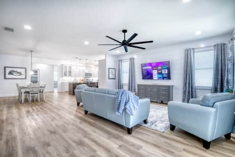 Top performing Airbnb: New Build/5 Miles to Beach/Game Room/Private Pool in West Bradenton
