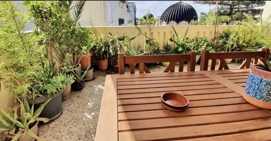 Entire 3-floor Building in the Heart of Psyrri gallery image 3