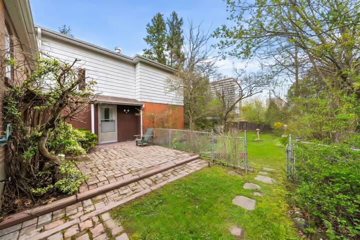 Yonge 5B2B 5mins to North York Central Station W P gallery image 3