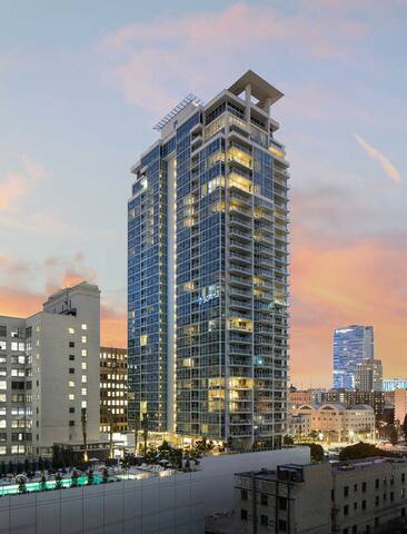 2 Bed 2 Bath Contemporary High-Rise gallery image 4
