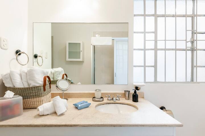 Condesa Amsterdam Apartment gallery image 4