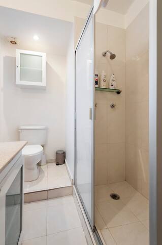 Condesa Amsterdam Apartment gallery image 5