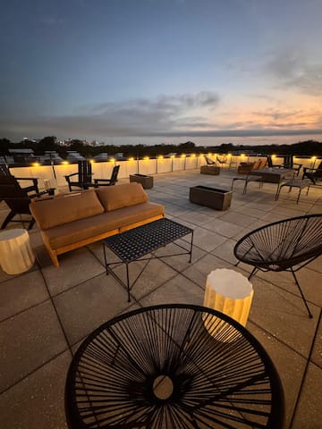 Cozy East Nashville Condo with Rooftop Deck Access