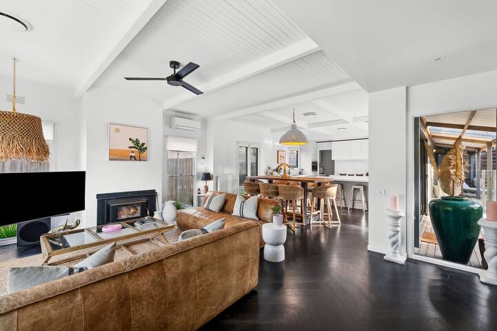 Riverside Oasis- with pool! gallery image 5