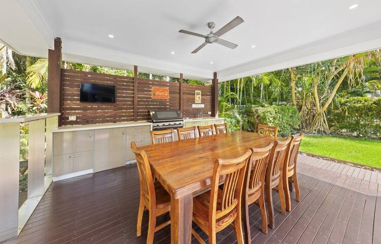 Holiday in Your Noosa Hinterland Retreat gallery image 4