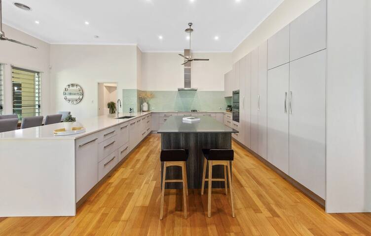 Holiday in Your Noosa Hinterland Retreat gallery image 5