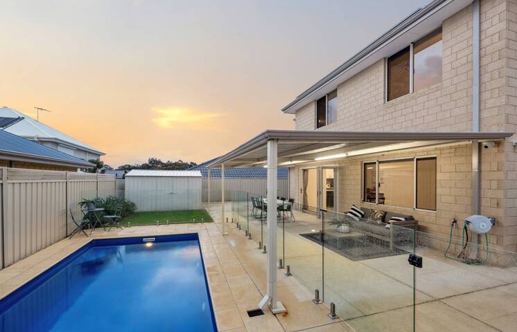 Spacious Family Home in Gwelup – Secure Location gallery image 3