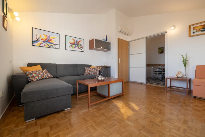 Botanika 2 (2 guests) sea view, parking place