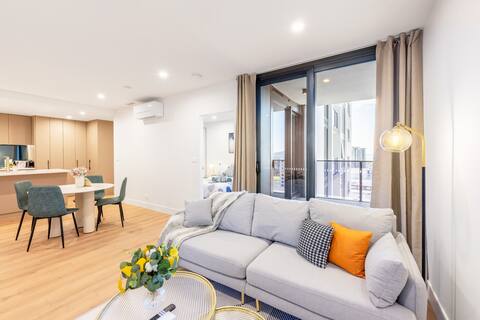 Popular Airbnb listing: @Woden Gem: Near Canberra Hospital and Westfield in Phillip
