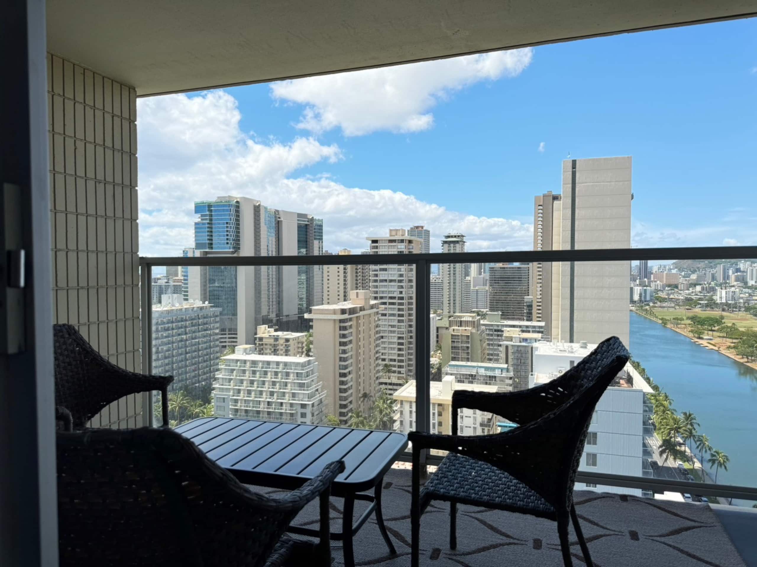 Condo in Honolulu · ★4.94 · Studio · 2 beds · 1 private bath - Image 11