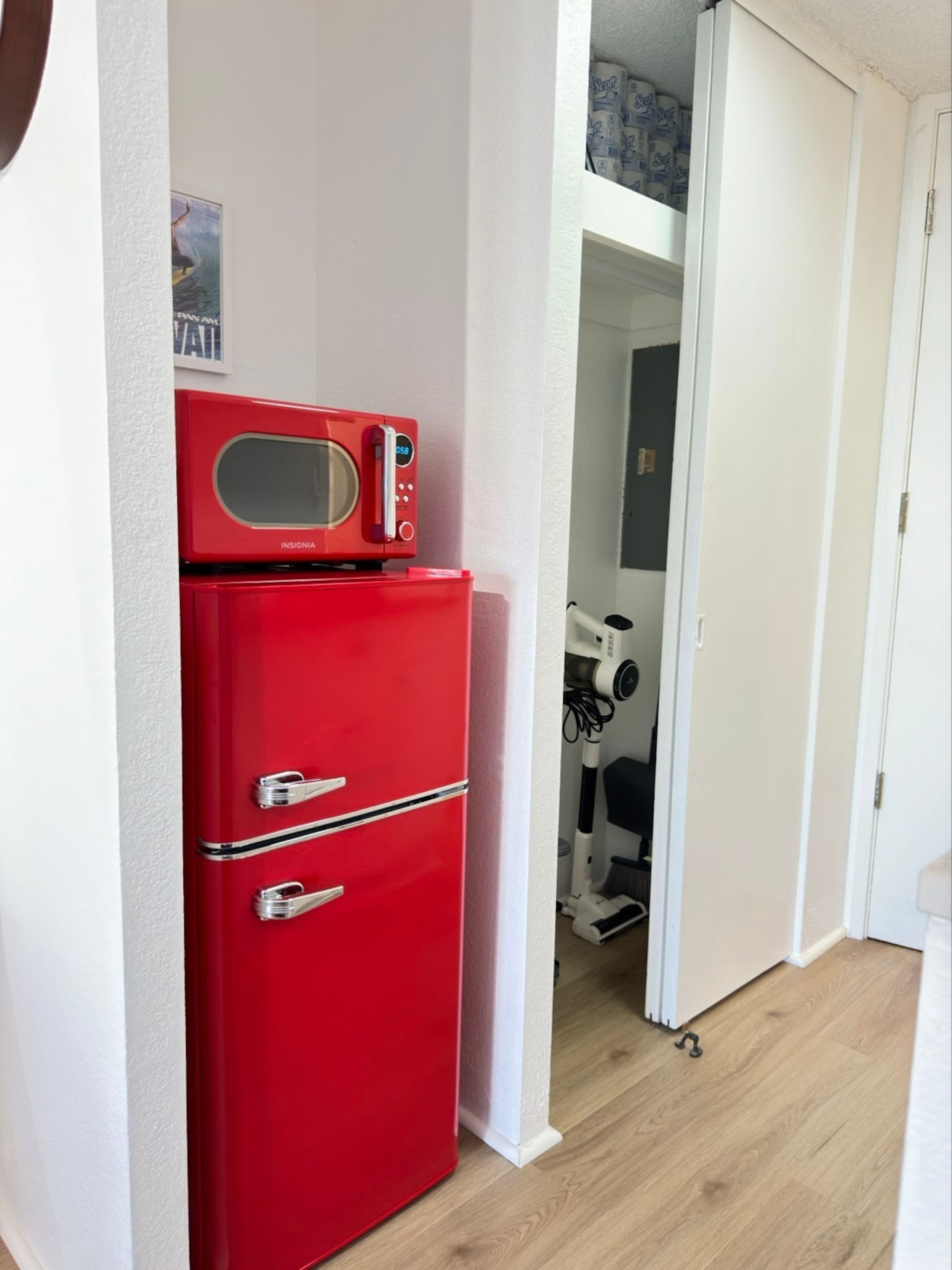 Condo in Honolulu · ★4.94 · Studio · 2 beds · 1 private bath - Image 31