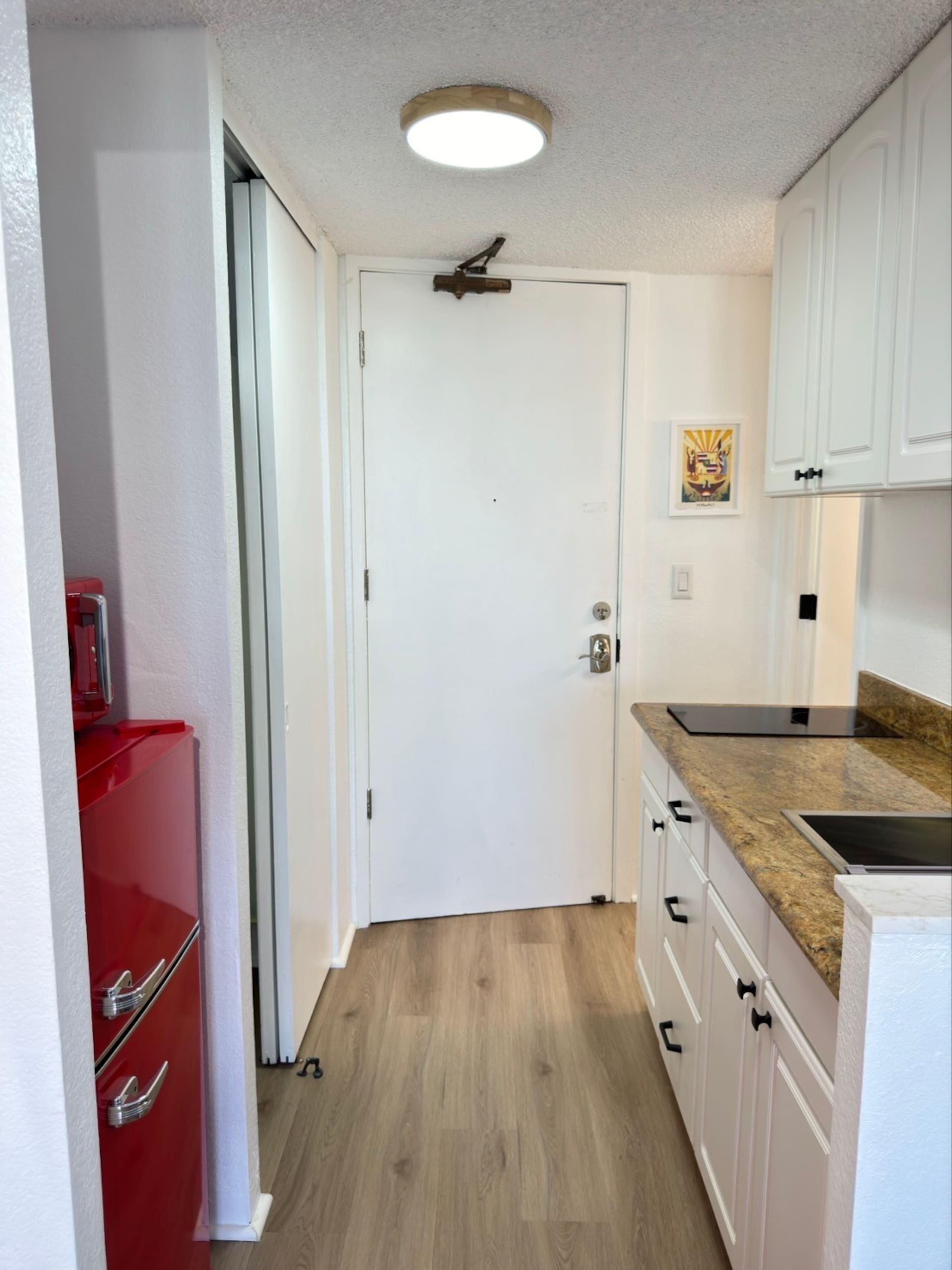Condo in Honolulu · ★4.94 · Studio · 2 beds · 1 private bath - Image 28
