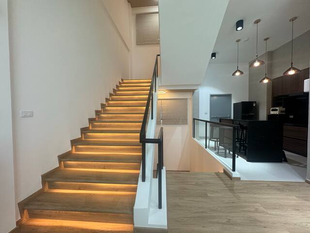 Viva La Villa/曼谷豪华联排别墅/四卧三卫/曼谷市景/近mrt/市中心Rama9 gallery image 4