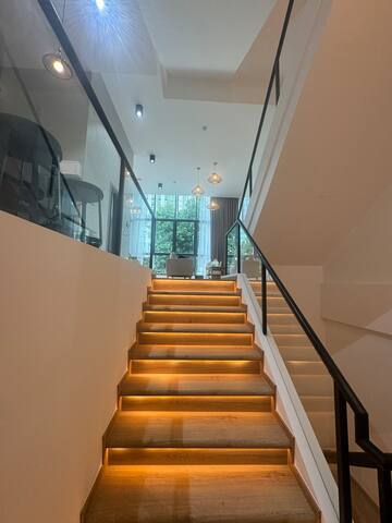 Viva La Villa/4 Bedrooms, 3 Bath villa /MRT/Rama 9 gallery image 3