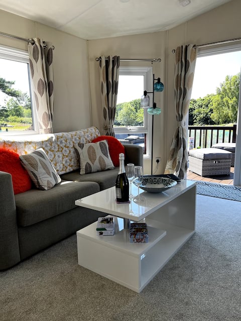 Top Airbnb: Tranquil Pines in Great Yarmouth