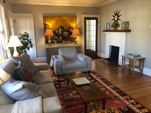 Top Airbnb: Cleveland Clinic, 7 minutes from: Rex2 in Cleveland Heights