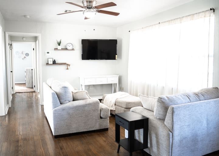 Indie Vibe Fire Pit 3 Br Minutes To Ecu - Ada, OK