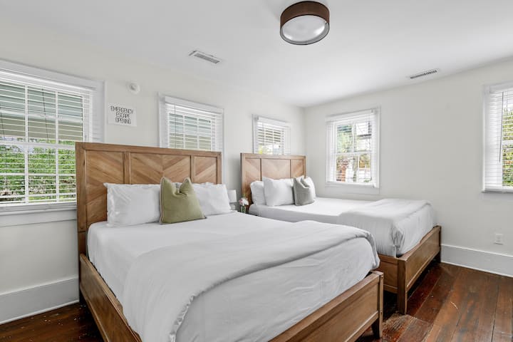 Chumba cha kulala #4: Kitanda cha Malkia + Kitanda cha Malkia