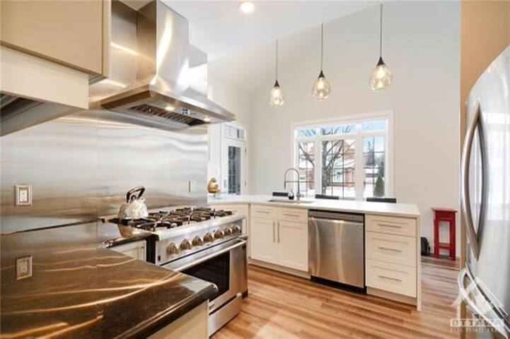 Elaborate 3 BED | Ottawa General Hospital / CHEO gallery image 4