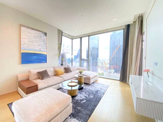 Entire Luxury Thong Lor Large gallery image 4