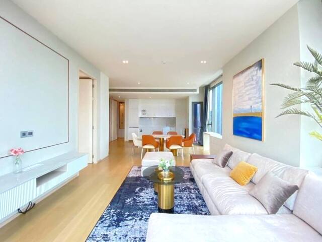 Entire Luxury Thong Lor Large gallery image 2