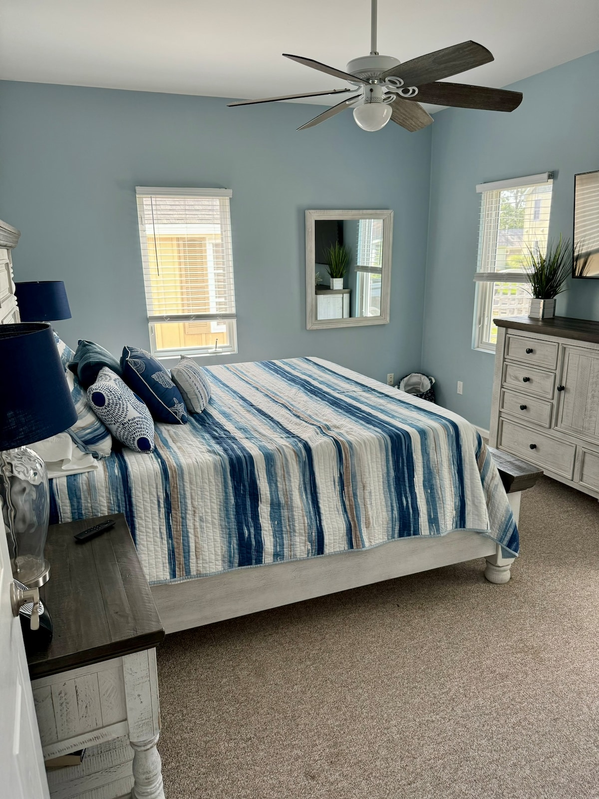 טלוויזיה חכמה עם Amazon Firestick. 