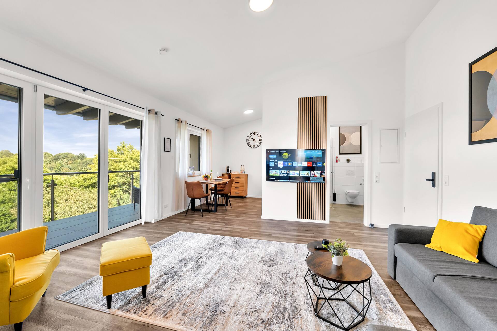 INhome: Kitchen - TV - Parking - Balcony - Castle view