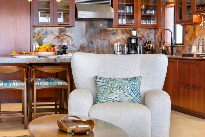 Fabulous Ocean Views – Luxury 2br/2ba Penthouse gallery image 5