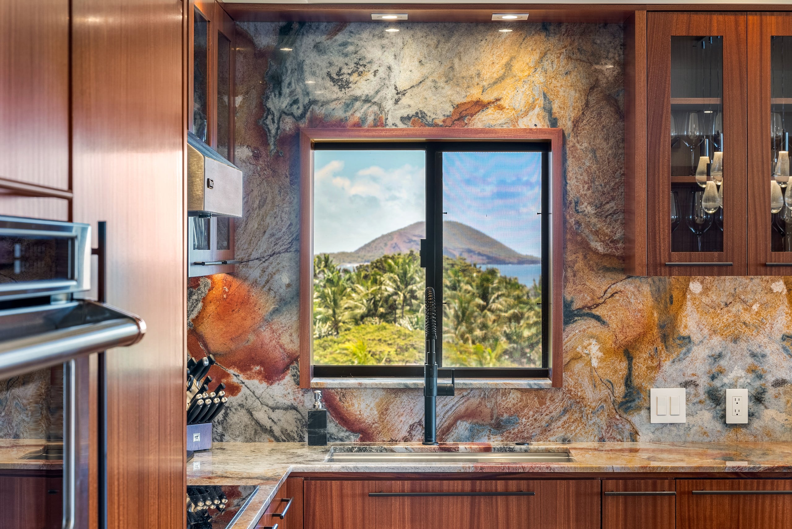 Fabulous Ocean Views - Luxury 2br/2ba Penthouse - Image 3