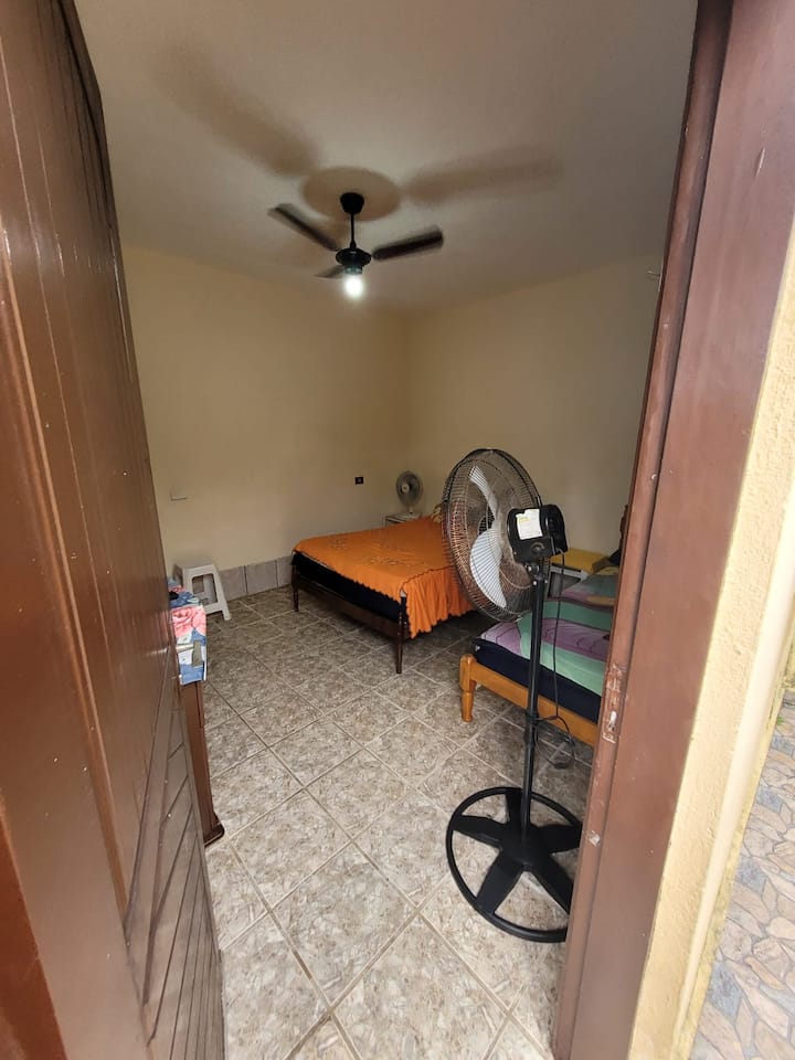 غرفة النوم 2