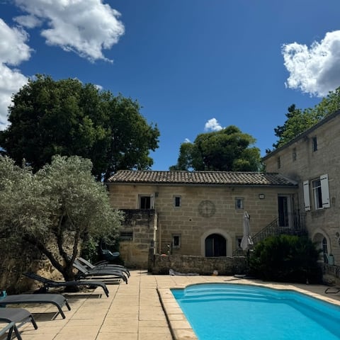 Beautiful family farmhouse - 18 people