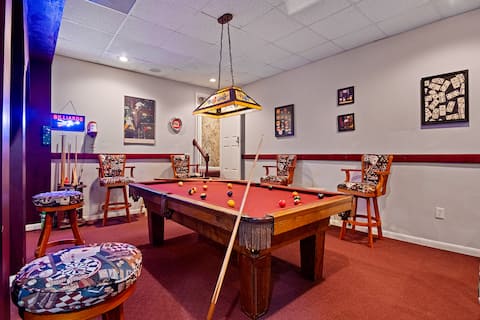 Spacious 5BR Family & Group Retreat Sleeps 16+