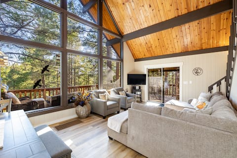 Top Airbnb: Relaxing A-Frame with view of the pines in Kachina Village