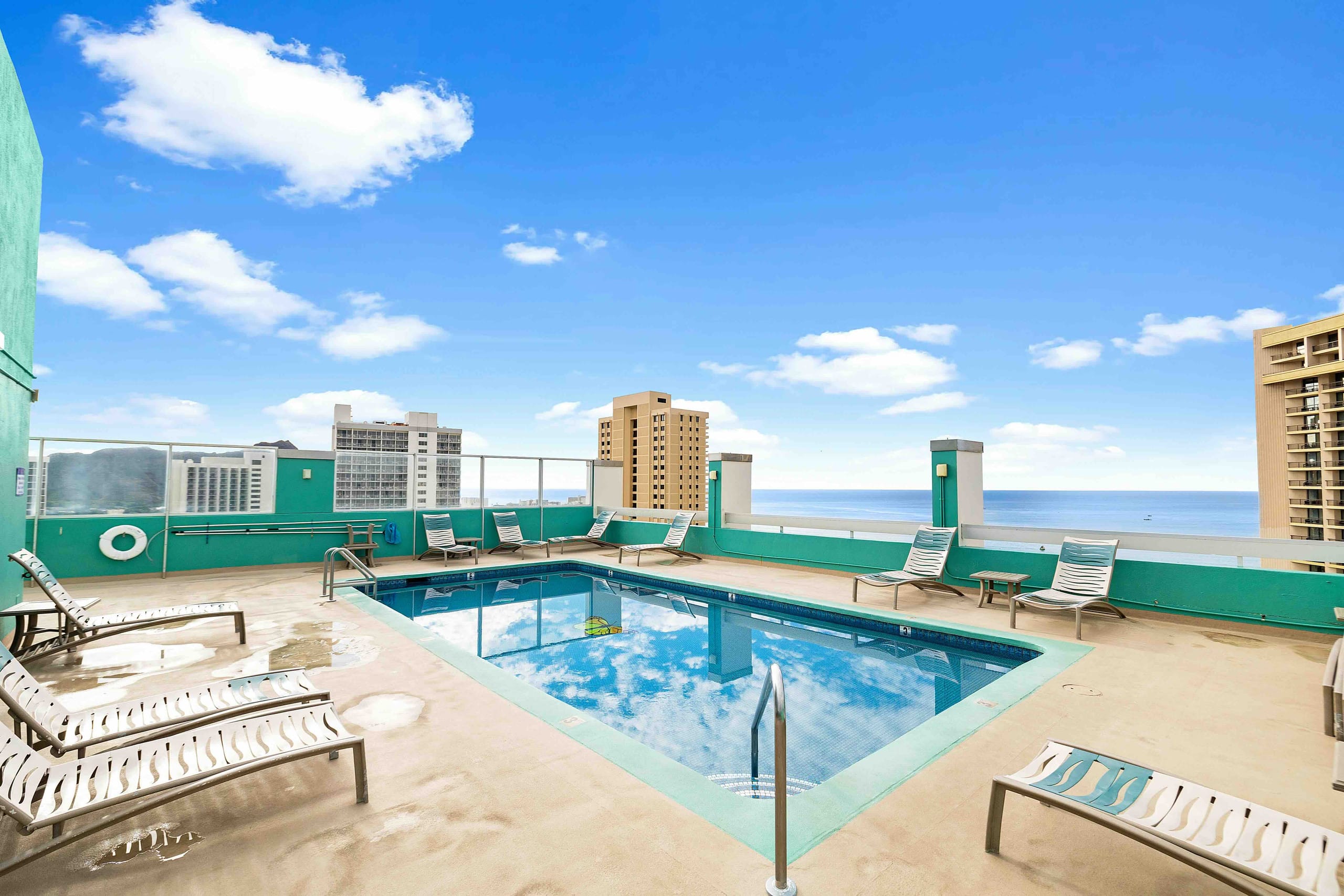 Condo in Honolulu · ★4.6 · 1 bedroom · 1 bed · 1 private bath - Image 22
