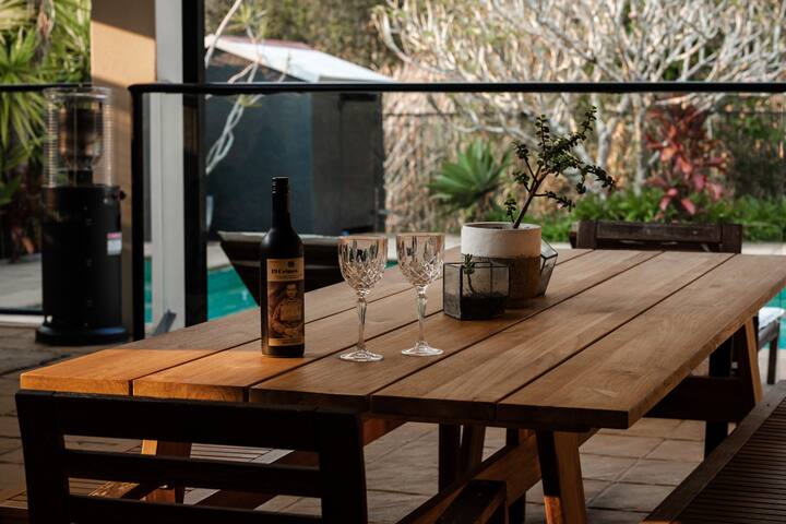 Private Entertainer with Pool, Sauna & Fireplace gallery image 3