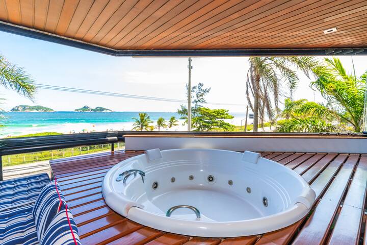 Luxury Beach Front Paradise! Daily Maid Service! gallery image 3