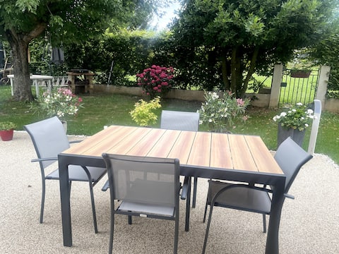 Top performing Airbnb: apartment in Saint Priest